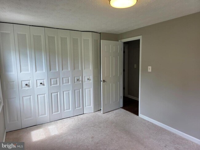 Building Photo - 12920 Framingham Ct