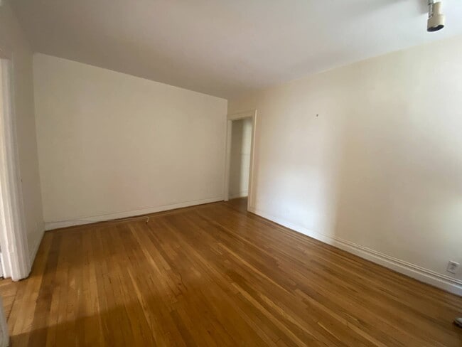 Building Photo - 350 89th St