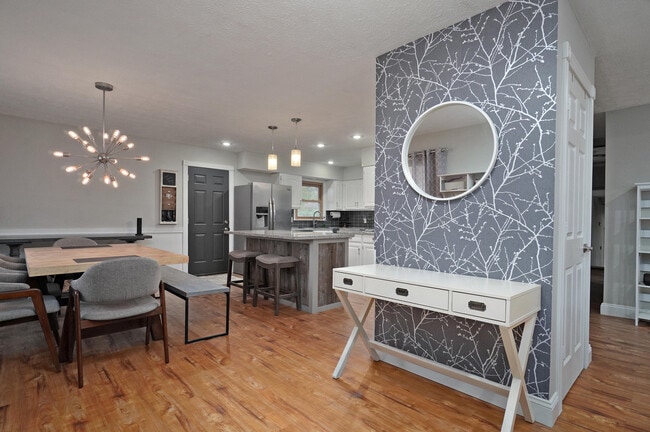 Building Photo - 2422 S Kickapoo Ave