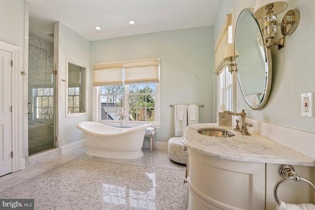 Building Photo - 1031 Pine Hill Rd