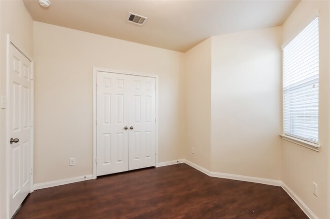 Building Photo - 12335 Dona Lane