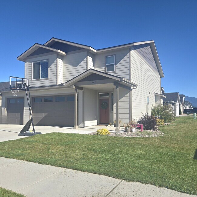 Primary Photo - Newer 4 bedroom w/ 3 car garage