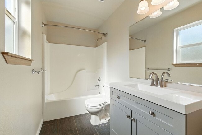 Building Photo - Charming 3 Bedroom Spokane Valley Home – A...