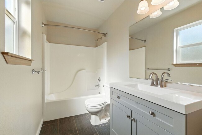 Building Photo - Charming 3 Bedroom Spokane Valley Home – Available Now!