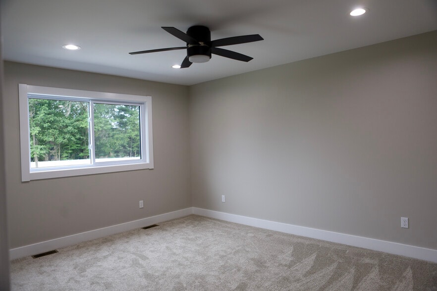 Second Upstairs Bedroom - 5010 Danbury Pl