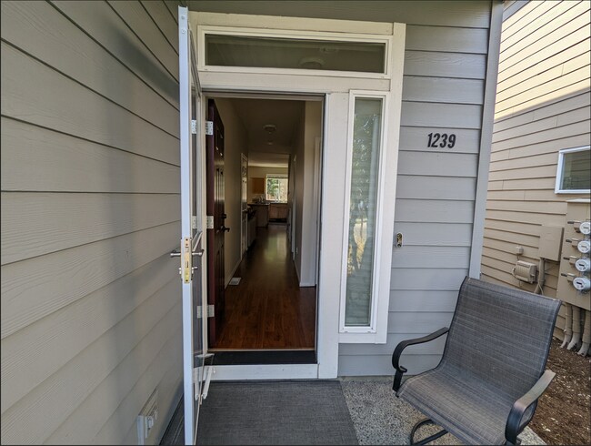 Building Photo - 1239 SW 175th Ave