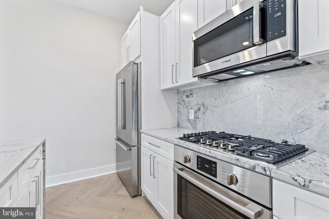 Building Photo - 1240 Raum St NE