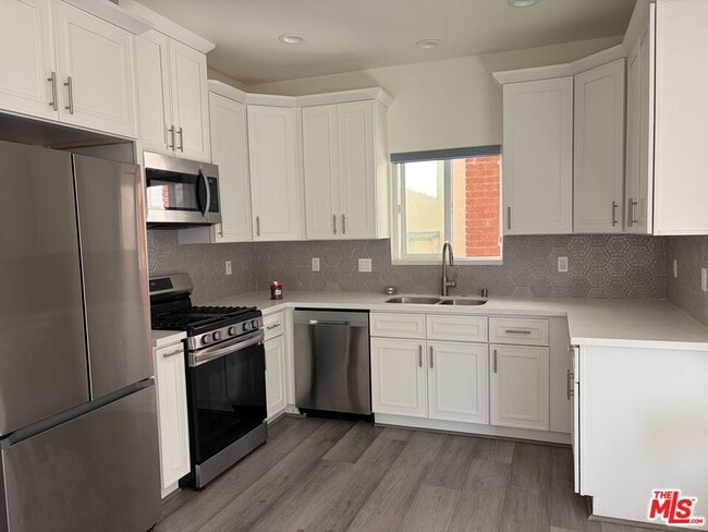 Building Photo - 9556 Lambert Cir