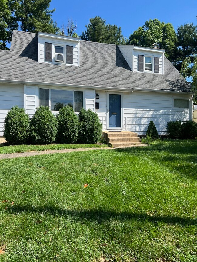 Building Photo - 8 Connell Cir