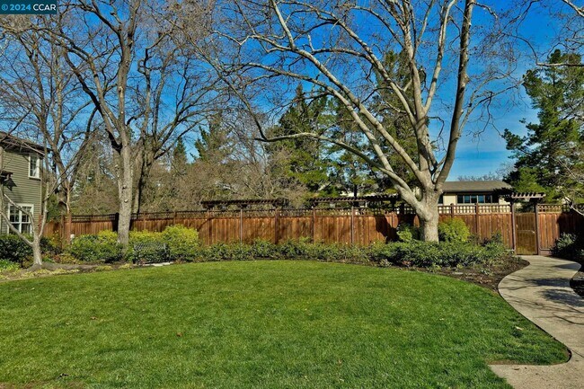 Building Photo - 1079 River Rock Lane