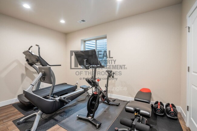 Building Photo - 3806 Edison Ave