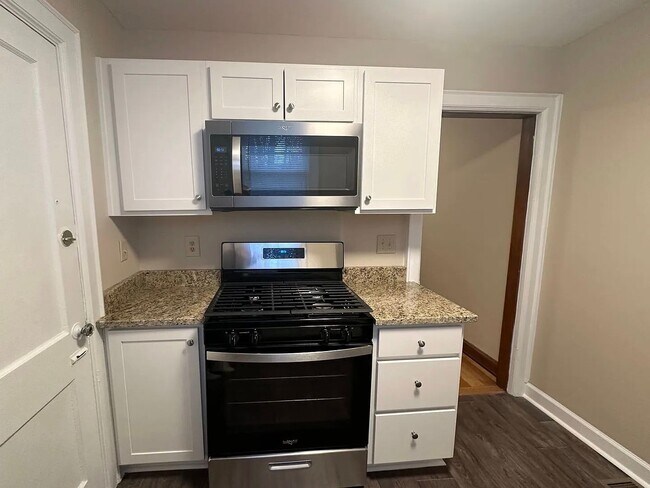 Building Photo - 34 W Tulane Rd