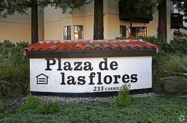 Building Photo - Plaza De Las Flores