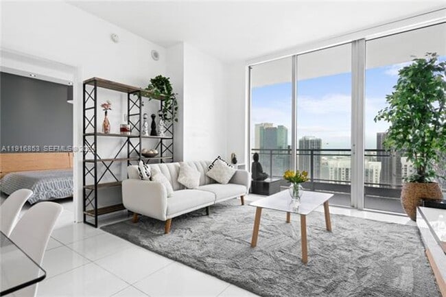 Building Photo - 92 SW 3rd St