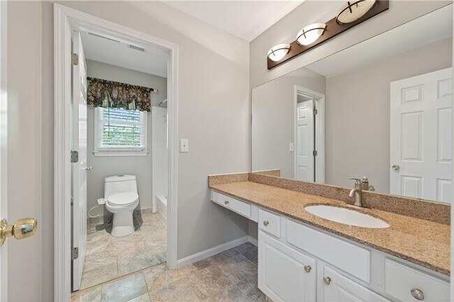 Building Photo - 3760 Peachbluff Ct