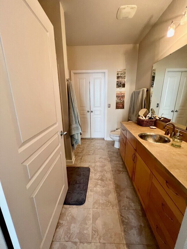 Building Photo - Available April 15th 2BD/2BA Condo on Granby! Gated Garage Parking with 2 Reserved Spots!! Balcony!