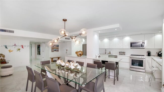 Building Photo - 1920 S Ocean Dr