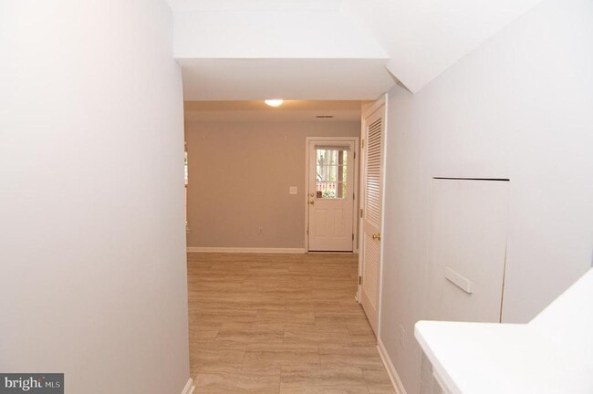 Building Photo - 110 Ingle Pl