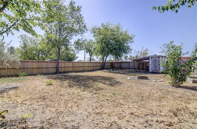 Building Photo - 4605 Ribbecke Ave
