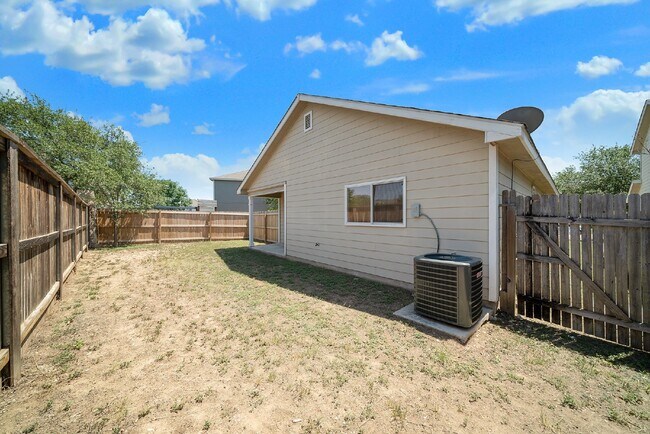 Building Photo - 9703 Woodland Pines