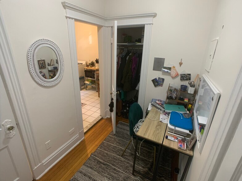 Building Photo - 27 Saint Lukes Rd