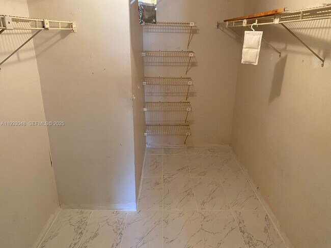 Building Photo - 555 NE 123rd St