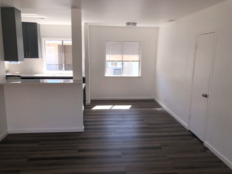 Building Photo - 1136 S Holt Ave