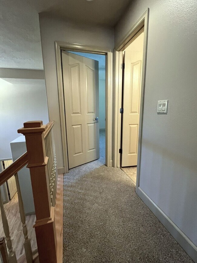 Building Photo - Beautiful 4 bed 3.5 bath home in Eagle jus...