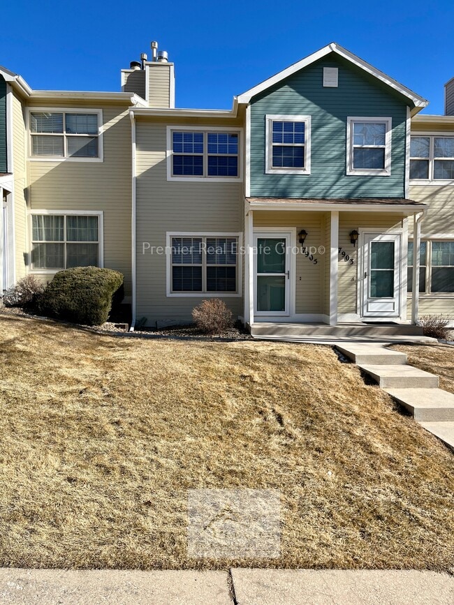 Building Photo - 7905 Lexington Park Dr