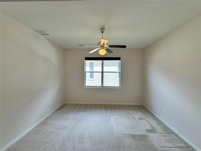 Building Photo - 20634 Queen Alexandra Dr
