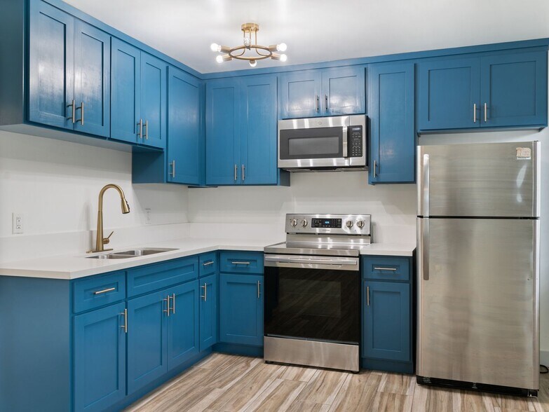 Primary Photo - 1332 Walnut Ave