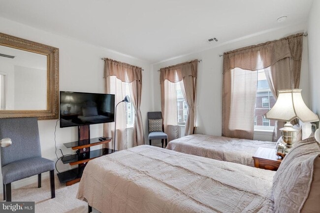 Building Photo - 49 Creekside Wy