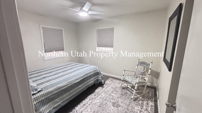 Building Photo - Rooms for Rent