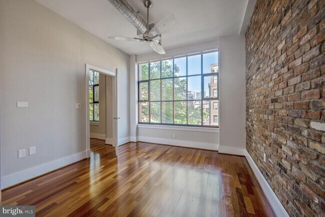Building Photo - 1600 Clarendon Blvd