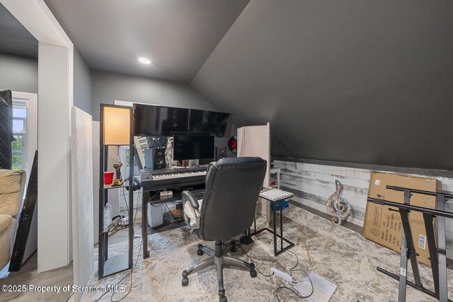 Building Photo - 809 Harrison Ave