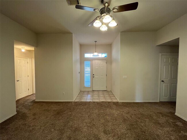 Building Photo - 2045 Rising Hill Dr