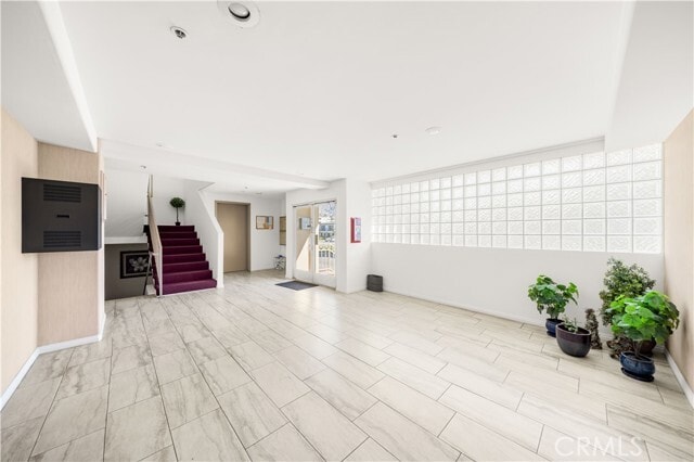 Building Photo - 335 S Sierra Madre Blvd