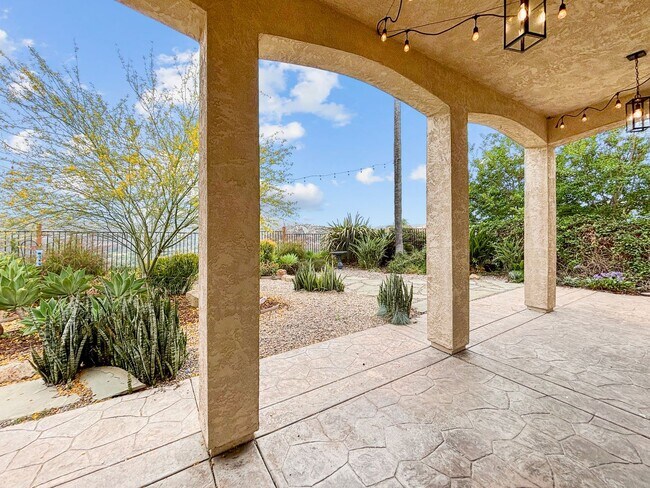 Building Photo - Spacious & Upgraded 4 Bedroom, 3 Bath Home...