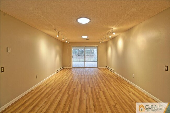 Building Photo - 58 Essex Rd