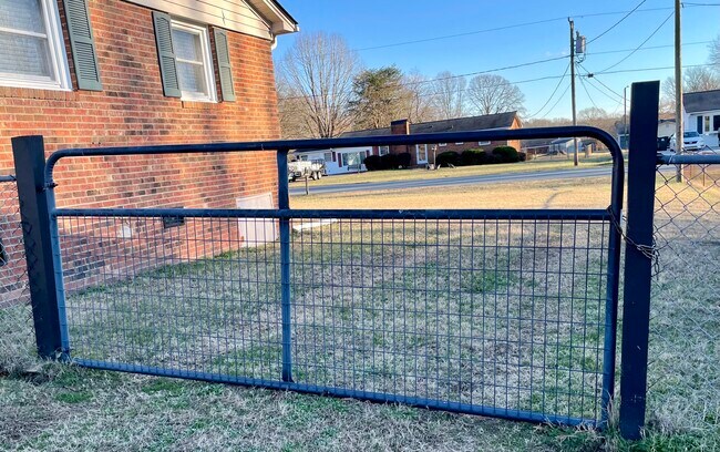 Building Photo - 3935 Elkton Trail