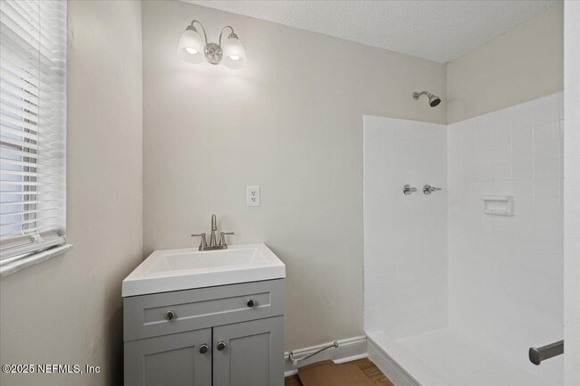 Building Photo - 2650 Debbie Ct