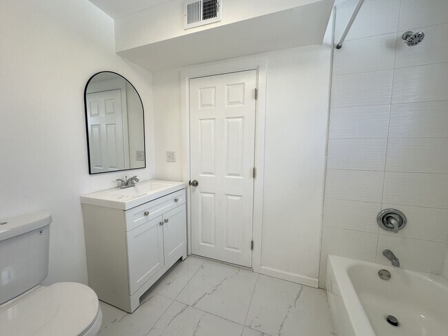 Building Photo - 21 Talmage Ave