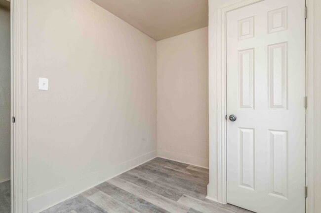 Building Photo - 1111 SW 13th Ave