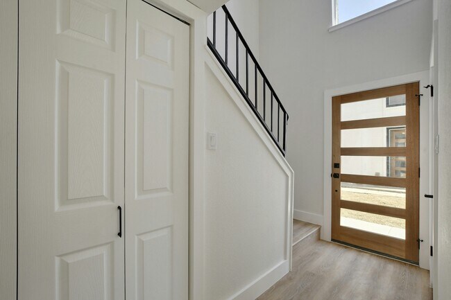 Building Photo - 1206 Hollow Creek Dr