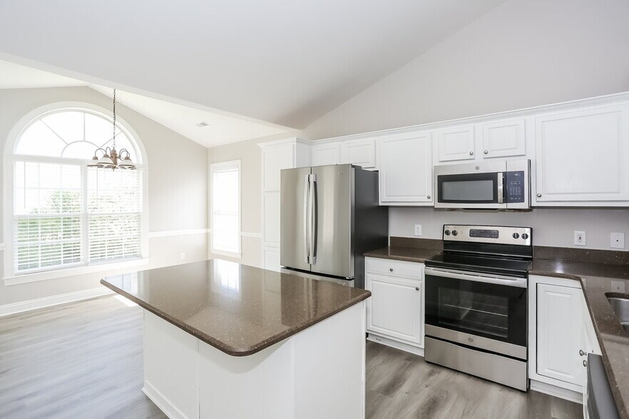 Building Photo - 503 Riverglen Dr NW