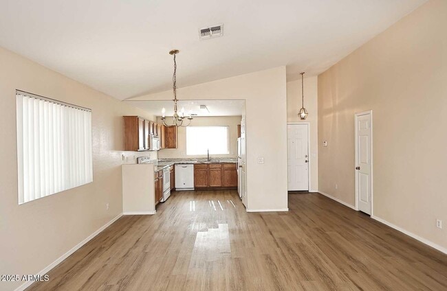 Building Photo - 10532 W Pomo St