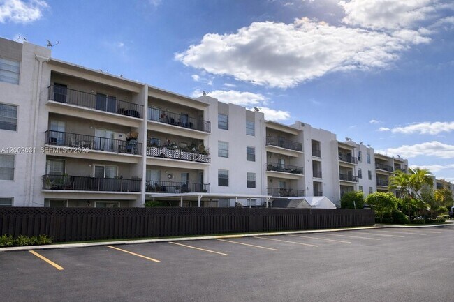 Building Photo - 5755 W 20th Ave