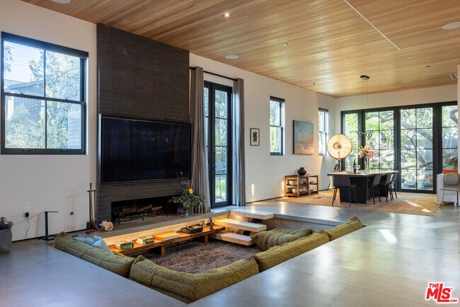 Building Photo - 746 Marco Pl