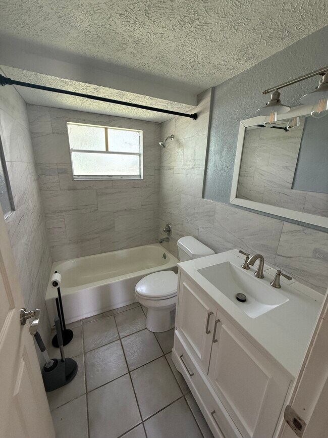 Building Photo - 7238 Dianne Dr