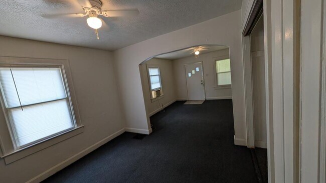 Building Photo - 1435 W 32nd St